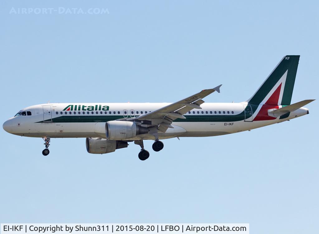 EI-IKF, 2001 Airbus A320-214 C/N 1473, Landing rwy 32L