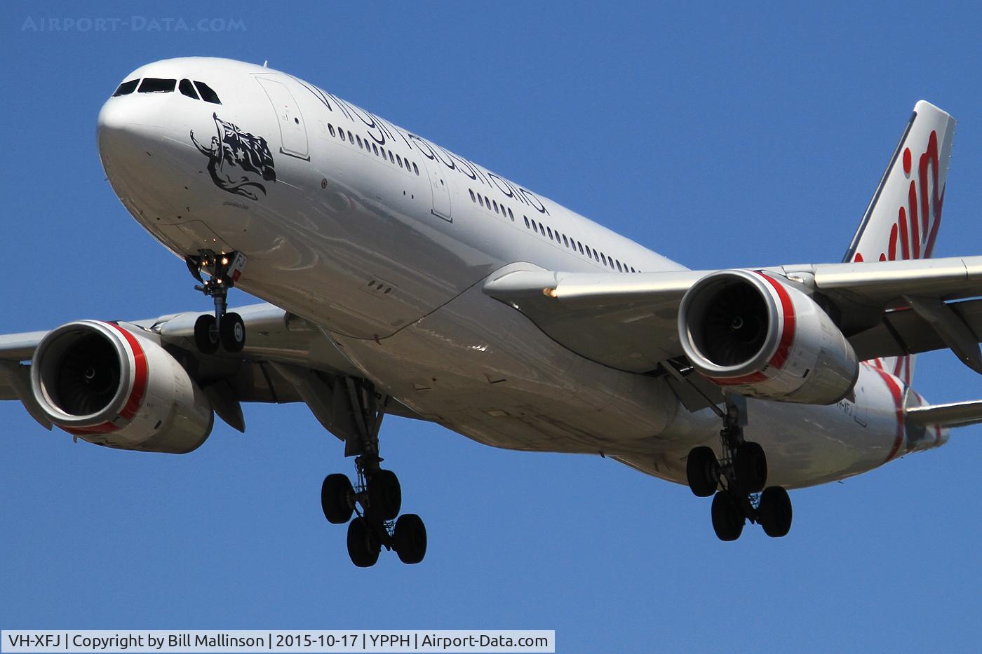 VH-XFJ, 2014 Airbus A330-243 C/N 1561, FINALS TO 06