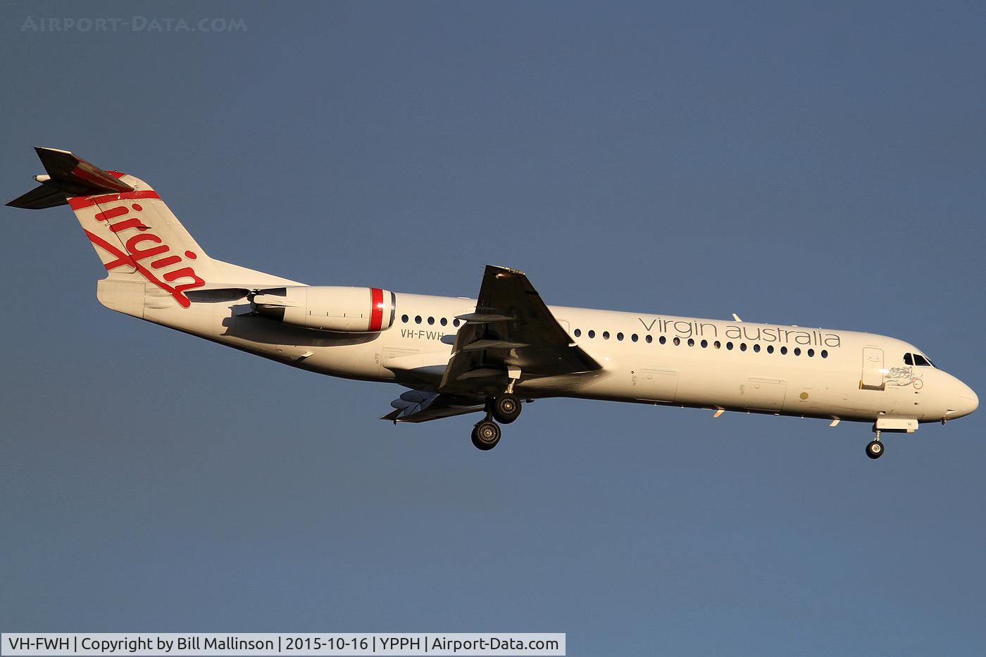 VH-FWH, 1990 Fokker 100 (F-28-0100) C/N 11316, finals to 21
