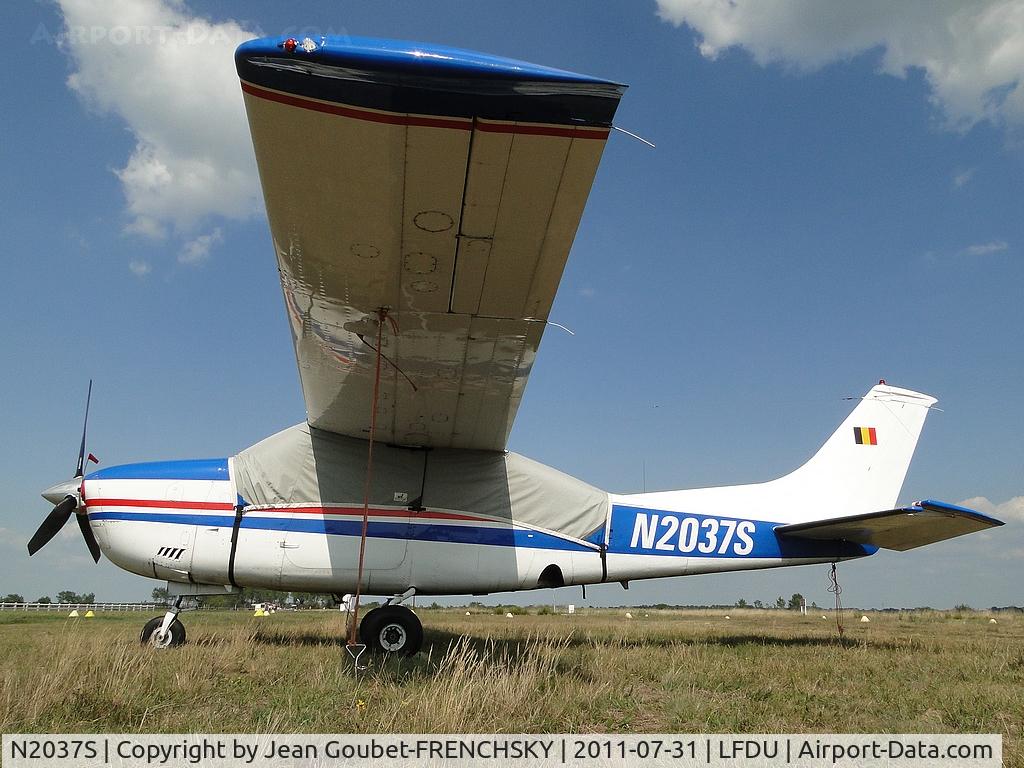 N2037S, 1975 Cessna T210L Turbo Centurion C/N 21061005, private
