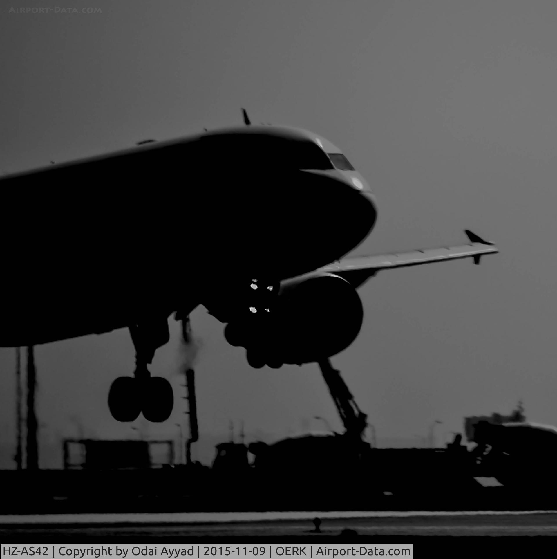 HZ-AS42, 2010 Airbus A320-214 C/N 4501, Saudi Airlines A320 Landing in Riyadh King Khaled airport