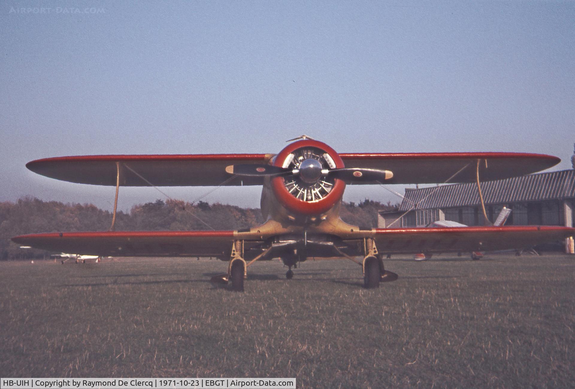 HB-UIH, 1941 Beech UC-43 Traveler C/N 4920, Visitor at airfield Ghent.