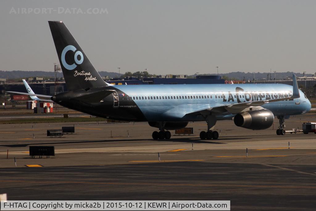 F-HTAG, 2000 Boeing 757-256 C/N 29307, Taxiing