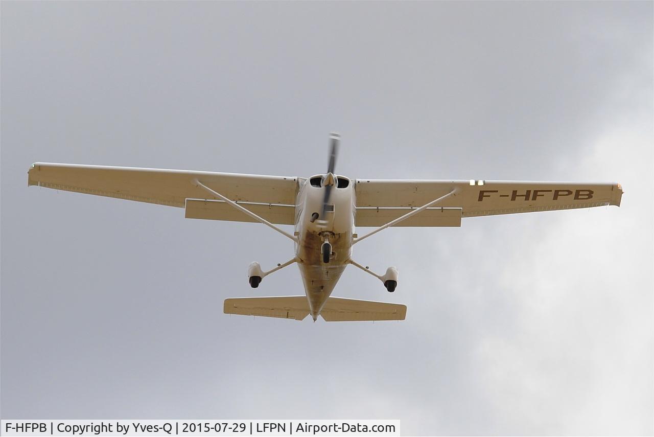 F-HFPB, 2007 Cessna 172S Skyhawk SP C/N 172S10637, Cessna 172-S Skyhawk, Short approach rwy 25R, Toussus-Le-Noble airport (LFPN-TNF)