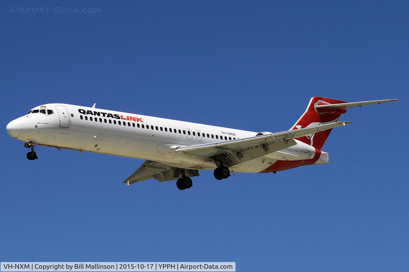 VH-NXM, 2001 Boeing 717-231 C/N 55094, finals to 06