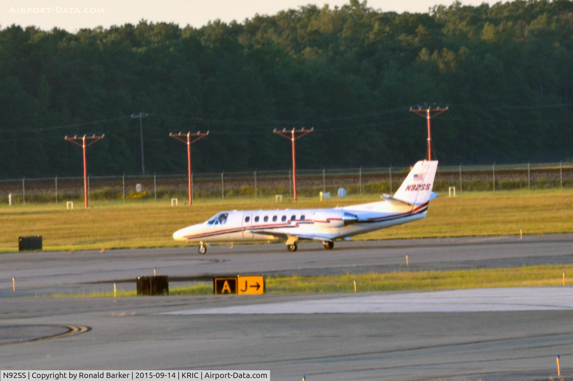 N92SS, 1996 Cessna 560 C/N 560-0388, Taxi Richmond