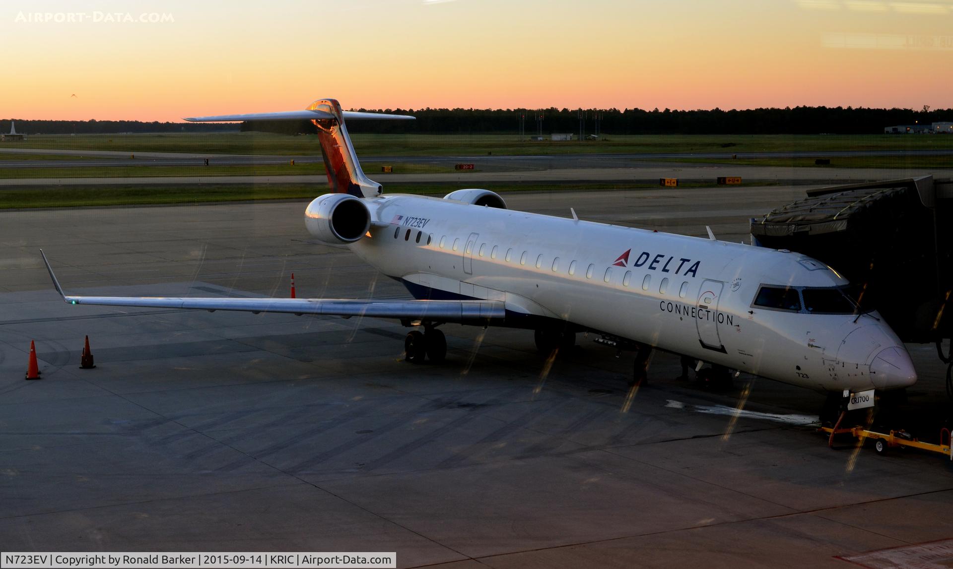 N723EV, 2004 Bombardier CRJ-701 (CL-600-2C10) Regional Jet C/N 10132, Richmond