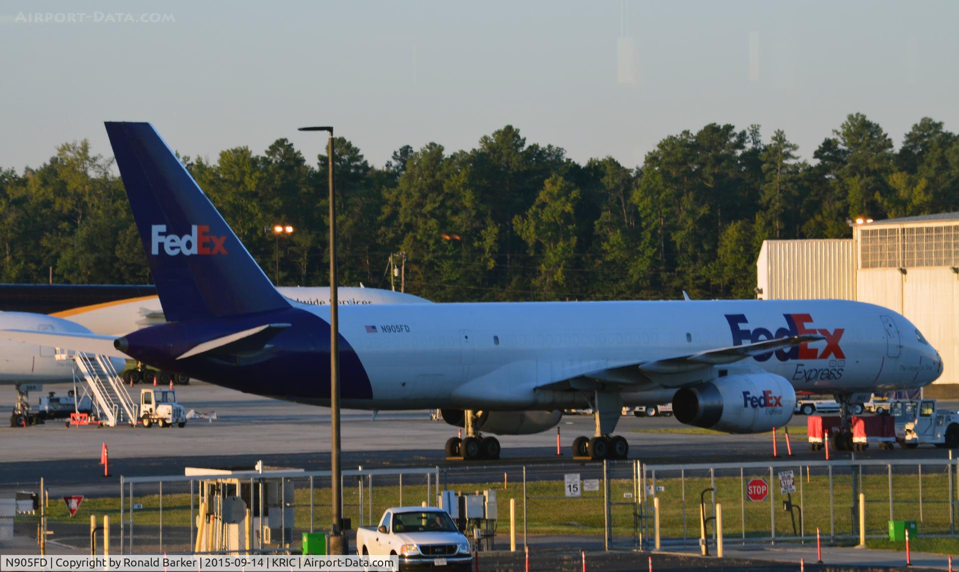 N905FD, 1993 Boeing 757-2B7 C/N 27145, Richmond