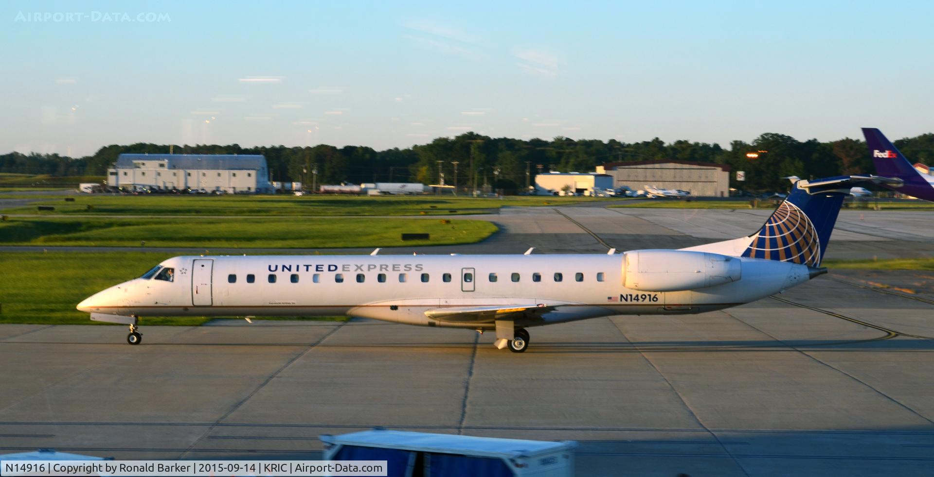 N14916, 2001 Embraer ERJ-145LR (EMB-145LR) C/N 145415, Taxi Richmond