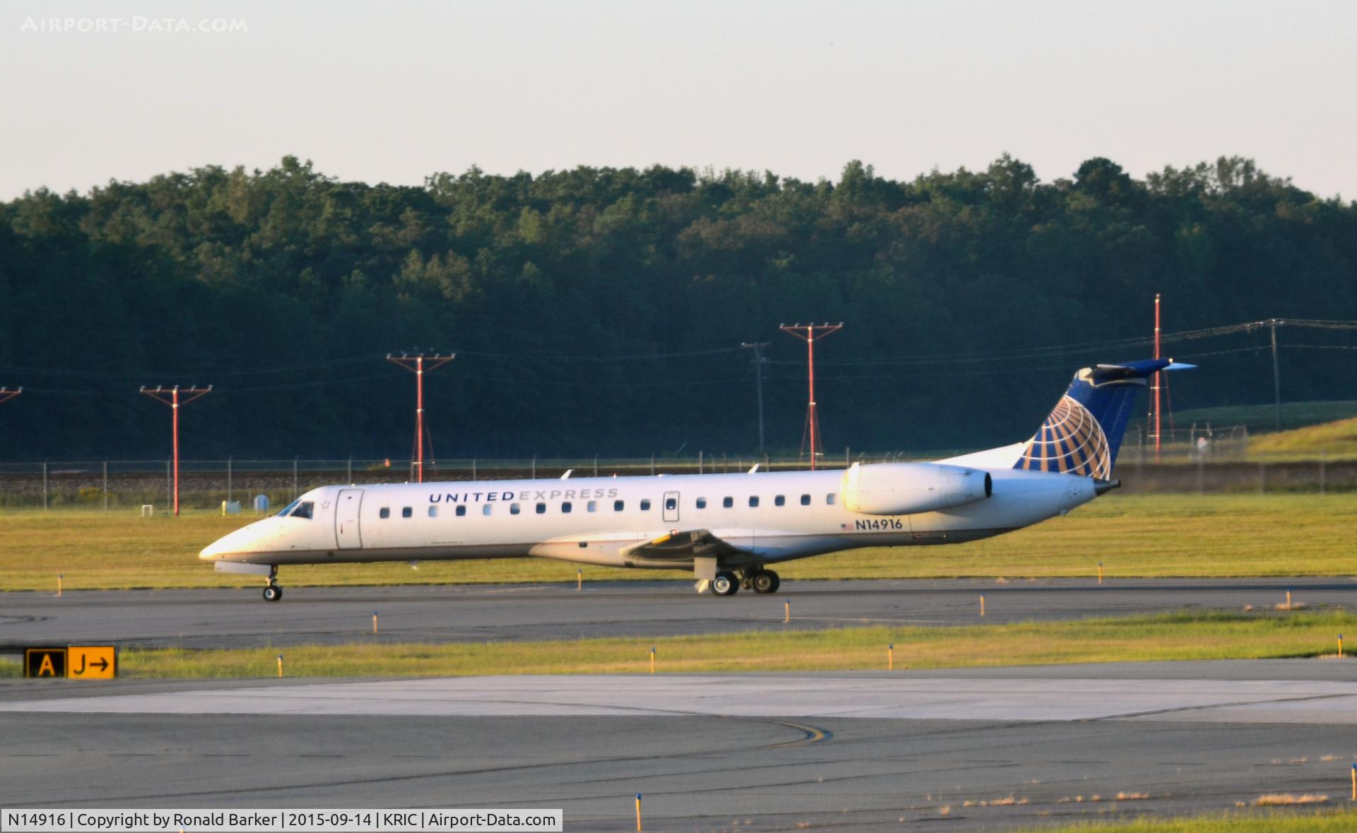 N14916, 2001 Embraer ERJ-145LR (EMB-145LR) C/N 145415, Taxi Richmond
