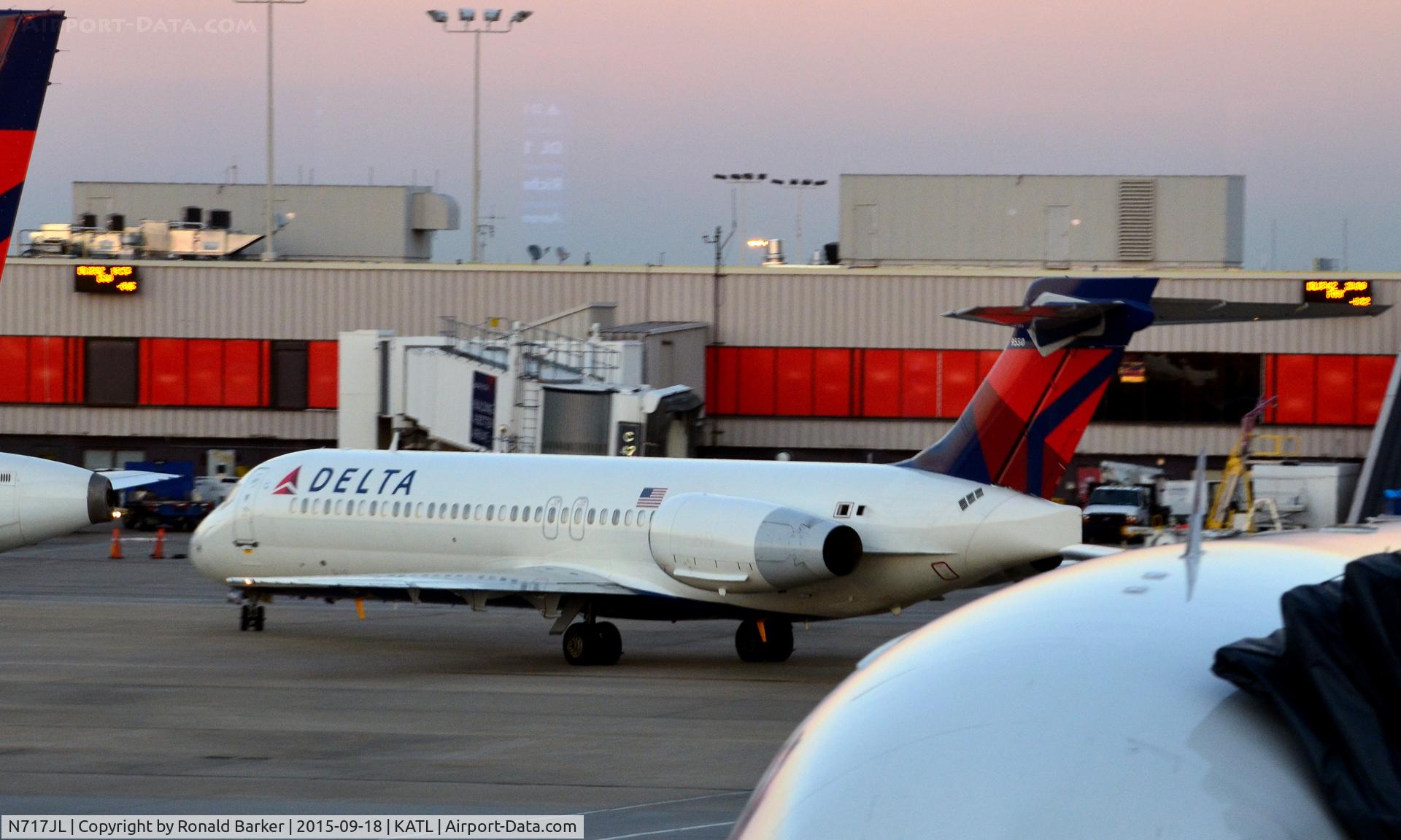 N717JL, 2002 Boeing 717-200 C/N 55042, Taxi Atlanta