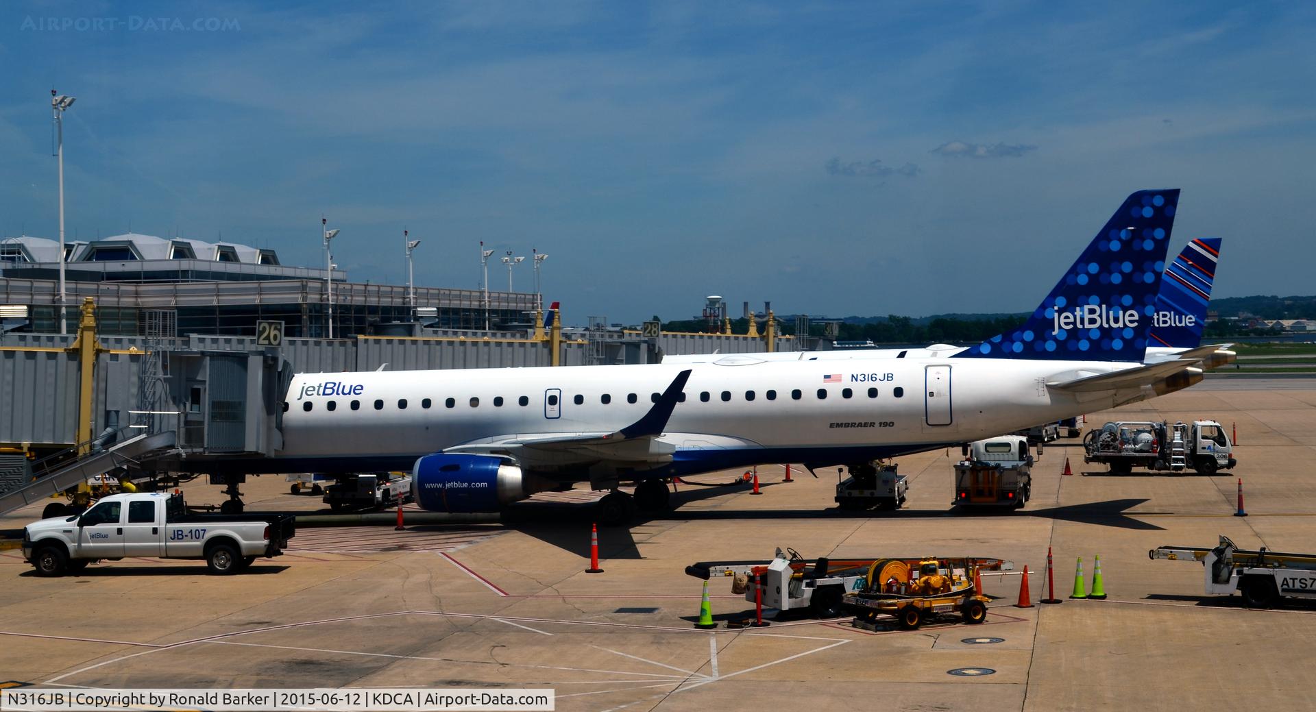 N316JB, Embraer ERJ-190-100 IGW 190AR C/N 19000292, At the gate National