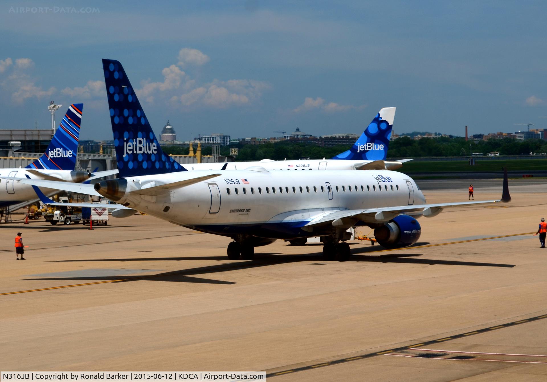 N316JB, Embraer ERJ-190-100 IGW 190AR C/N 19000292, Taxi National