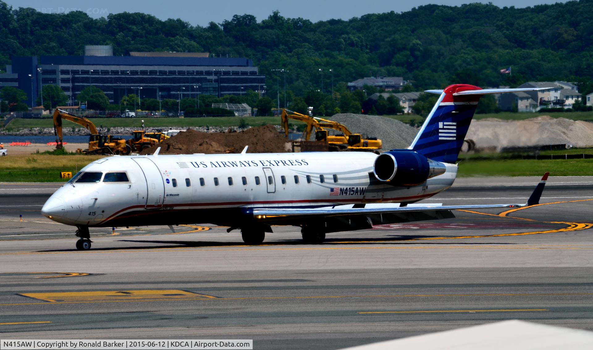 N415AW, 2001 Bombardier CRJ-200LR (CL-600-2B19) C/N 7593, Taxi National