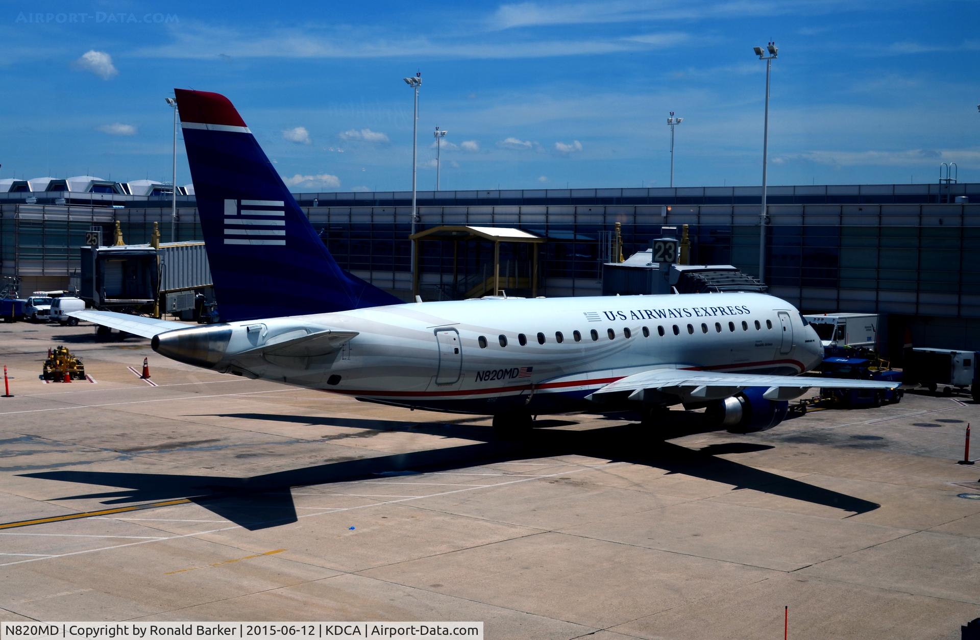 N820MD, 2004 Embraer 170SU (ERJ-170-100SU) C/N 17000041, At gate 23 National