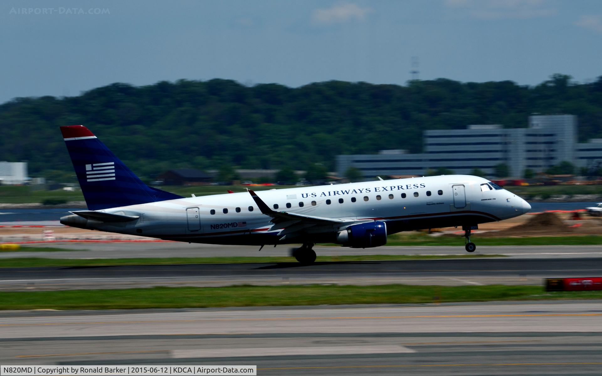 N820MD, 2004 Embraer 170SU (ERJ-170-100SU) C/N 17000041, Takeoff National