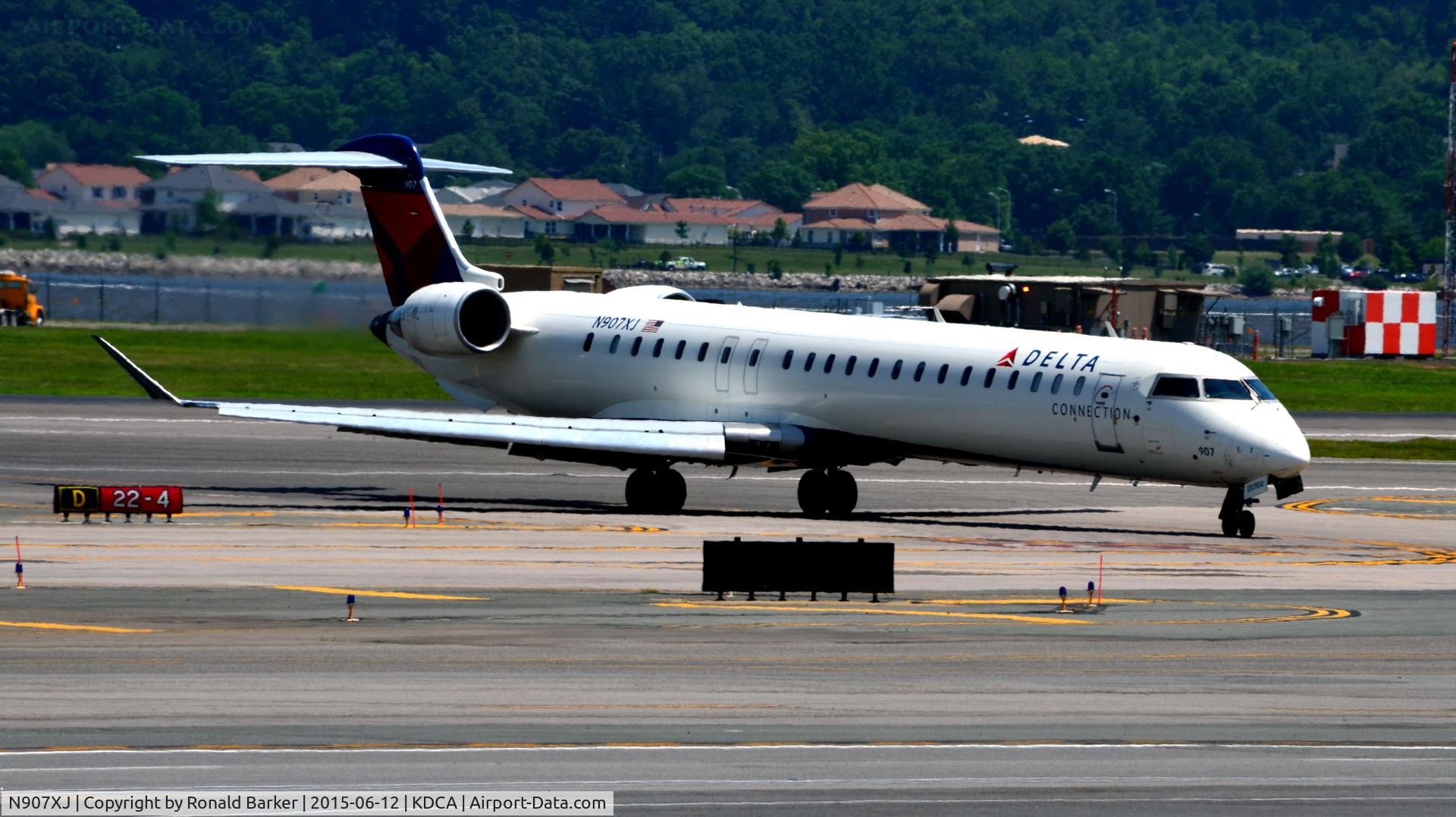 N907XJ, 2007 Bombardier CRJ-900ER (CL-600-2D24) C/N 15139, Taxi of the runway National