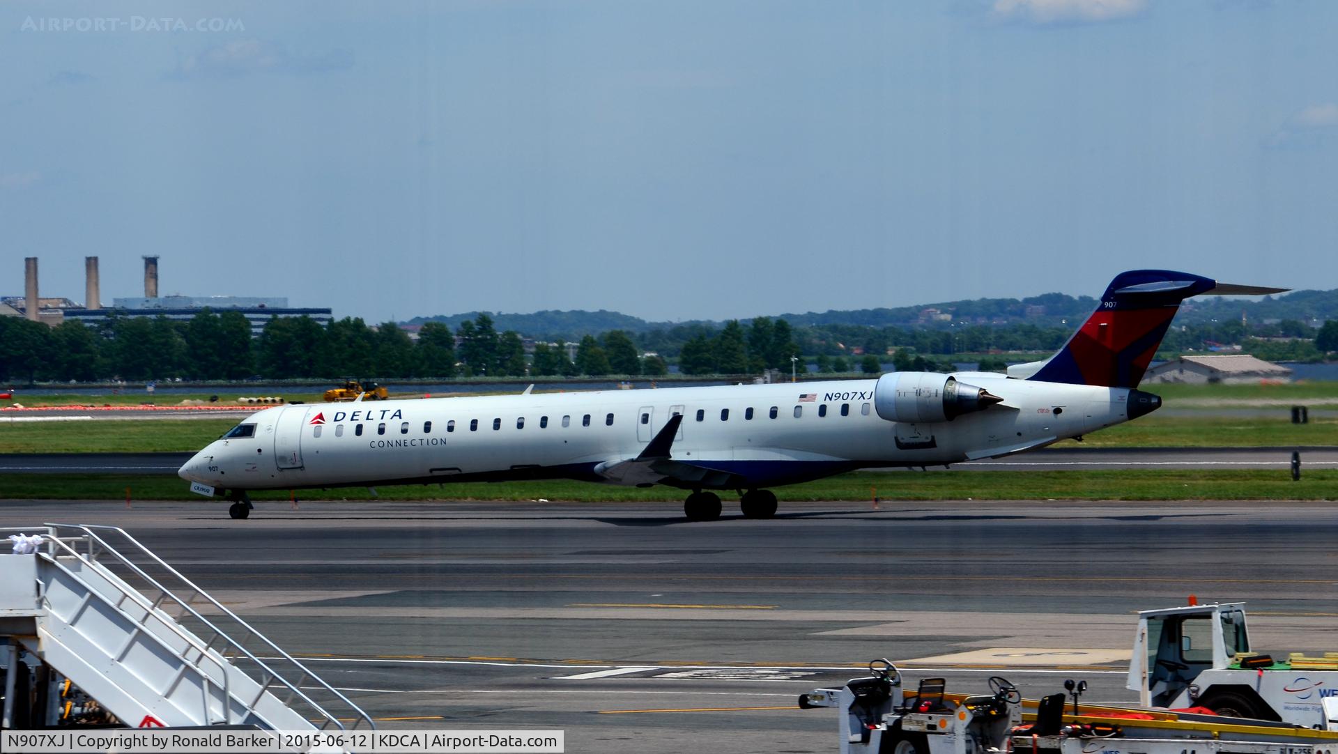 N907XJ, 2007 Bombardier CRJ-900ER (CL-600-2D24) C/N 15139, Taxi National