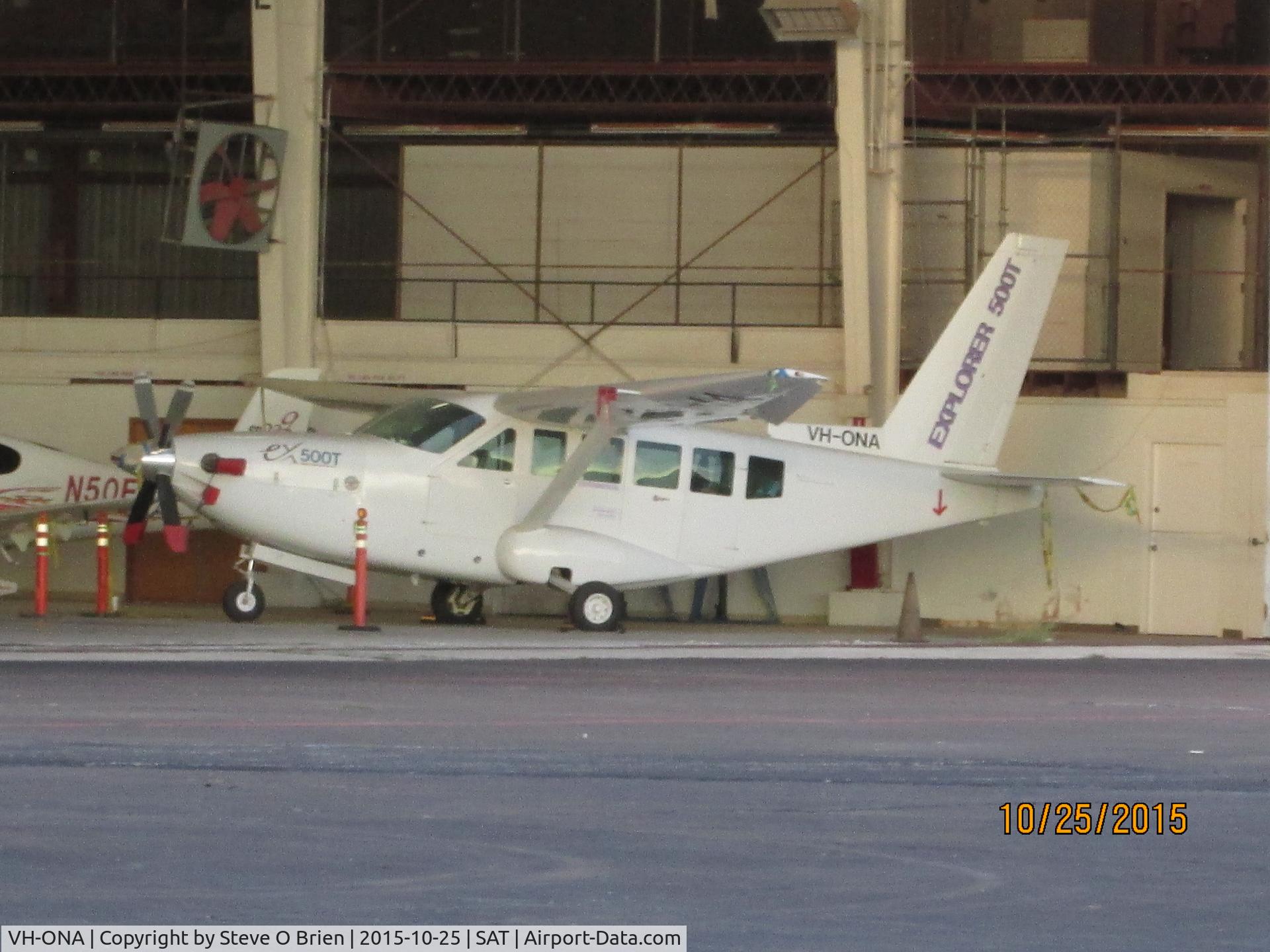 VH-ONA, 1997 AEA 500T Explorer C/N 350-001, Taken by chance at San Antonio TX