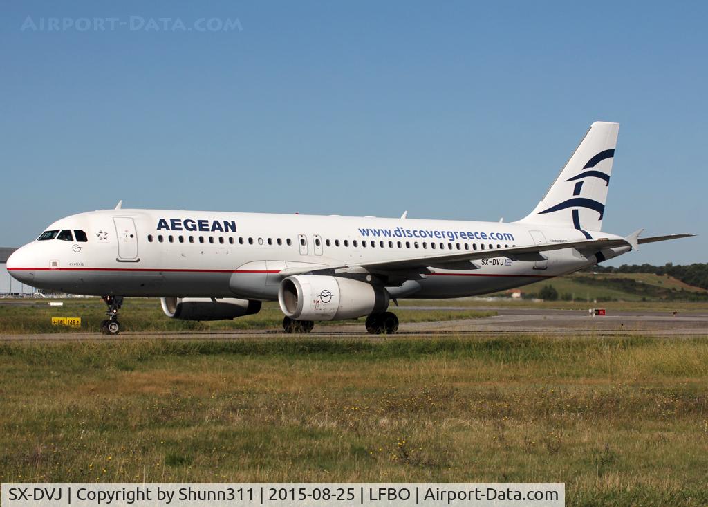 SX-DVJ, 2007 Airbus A320-232 C/N 3365, Taxiing to the Terminal with additional 'www.discovergreece.com' titles
