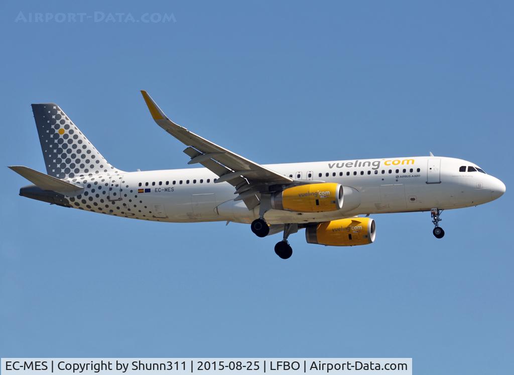EC-MES, 2015 Airbus A320-232 C/N 6518, Landing rwy 14R