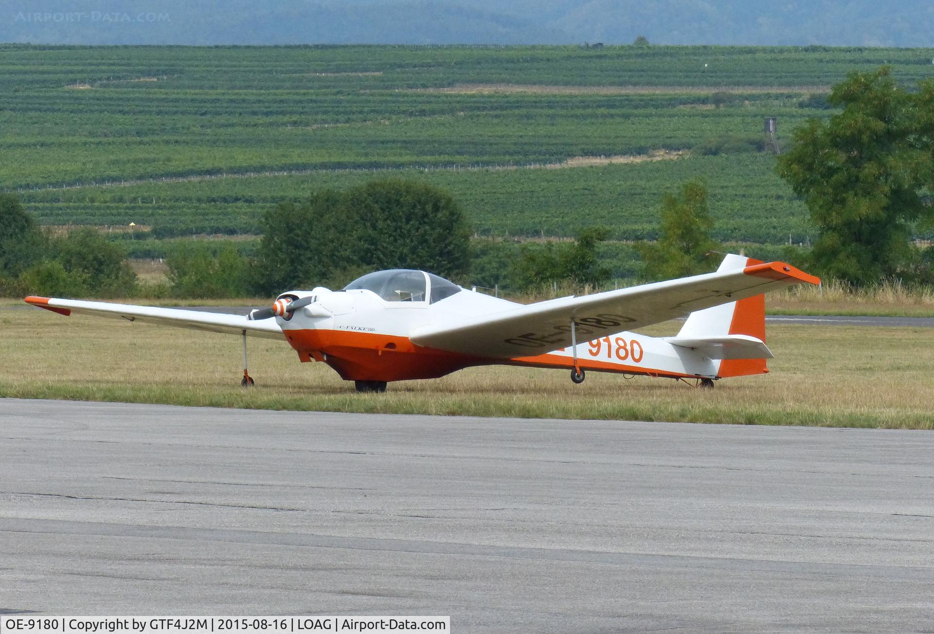 OE-9180, Scheibe SF-25C Falke C/N 44301, OE-9180 at Krems, Austria 16.8.15