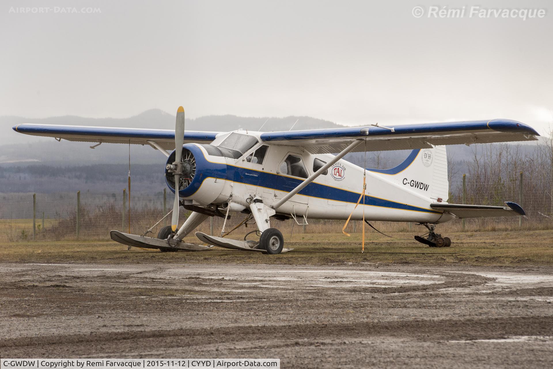 C-GWDW, 1953 De Havilland Canada U-6A Beaver C/N 306/1118, On skiis. Ready for winter ! Parked at Tsayta Air hanger.