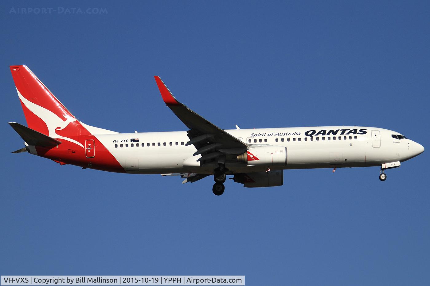 VH-VXS, 2003 Boeing 737-838 C/N 33725, finals to 21