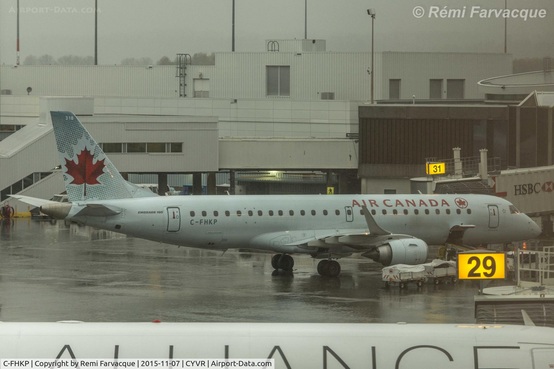 C-FHKP, 2006 Embraer 190AR (ERJ-190-100IGW) C/N 19000055, Loading in C wing.