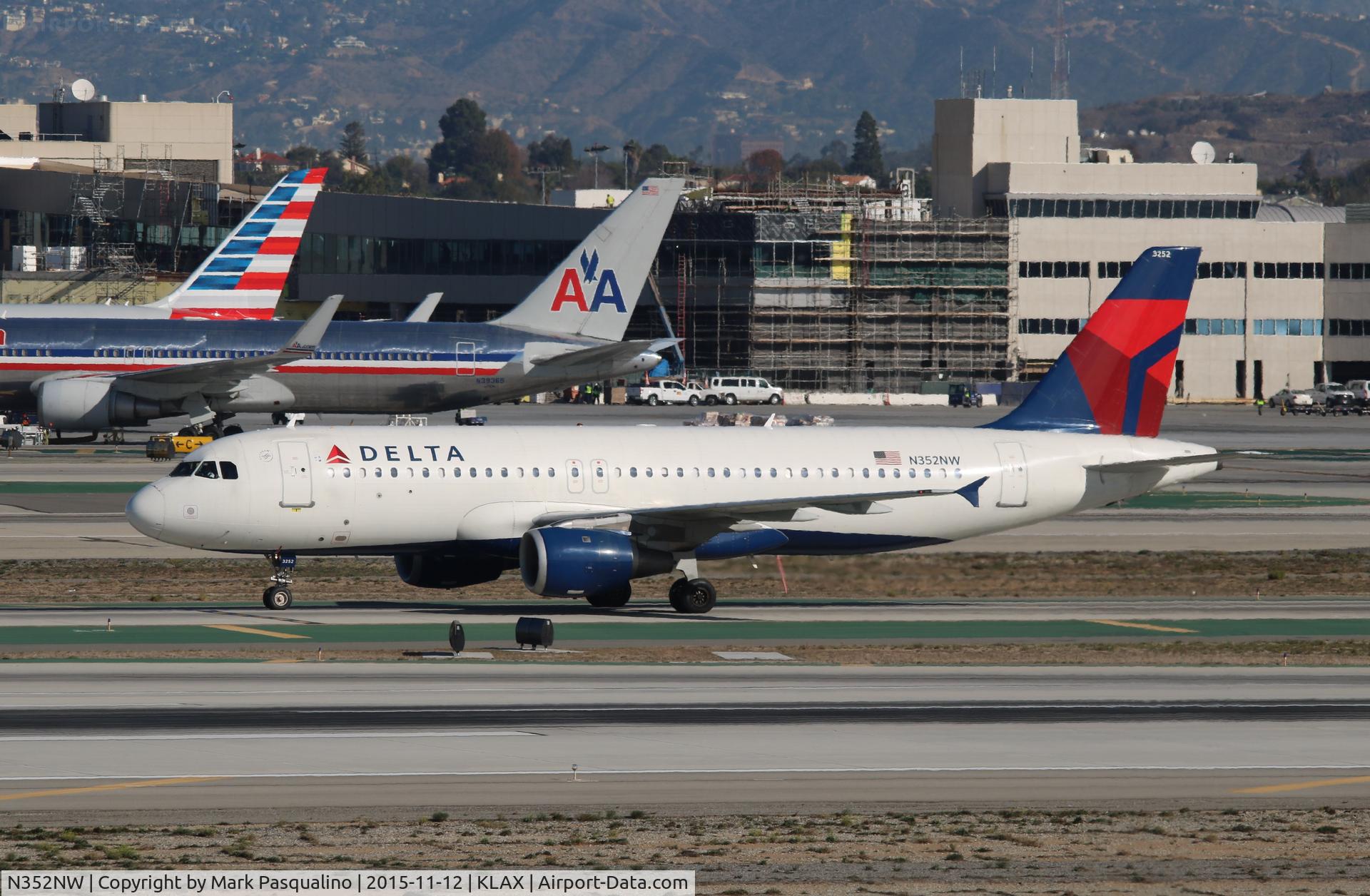 N352NW, 1998 Airbus A320-212 C/N 778, Airbus A320