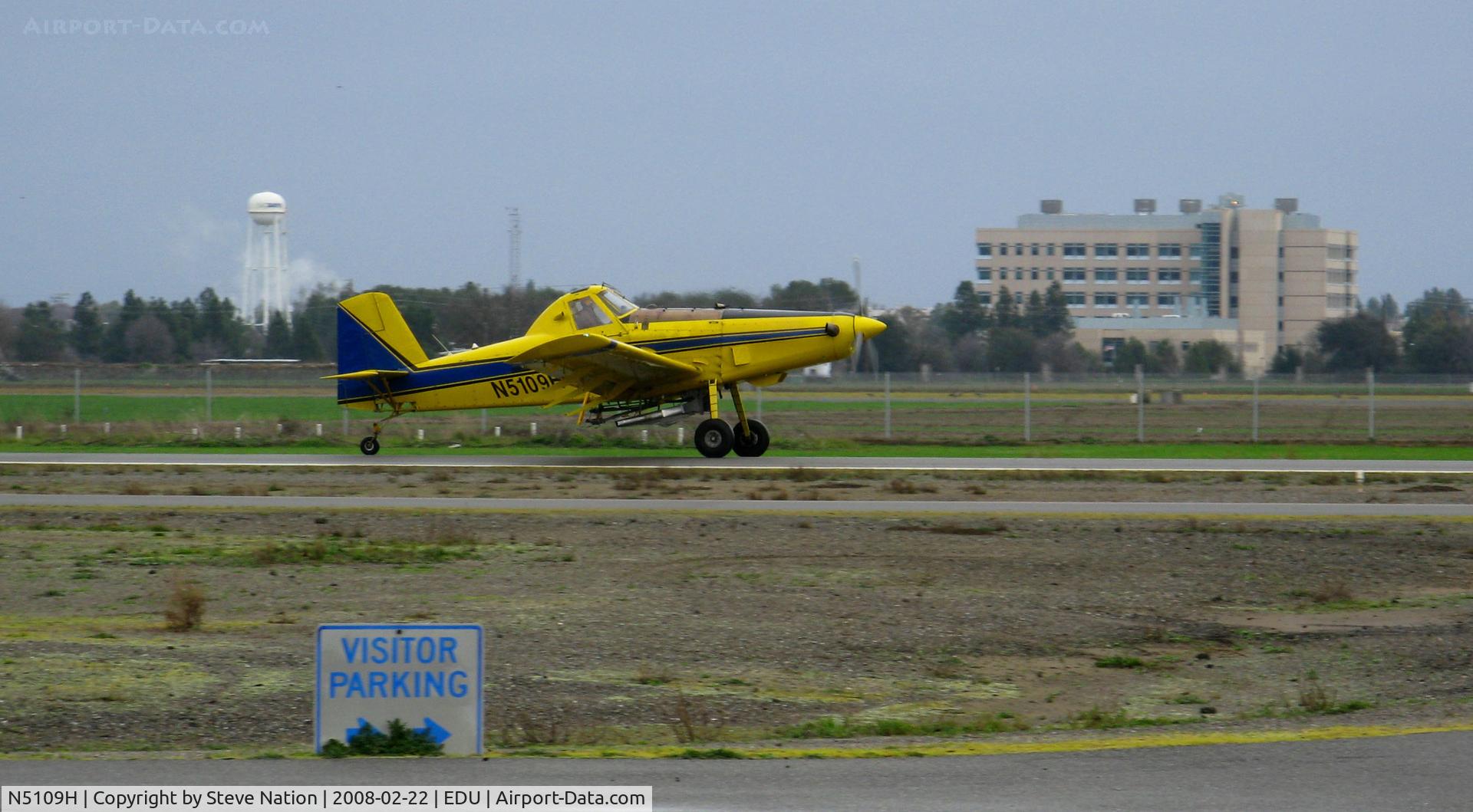 N5109H, 1997 Air Tractor Inc AT-502B C/N 502B-0460, Farm-Air 1997 Air Tractor AT-502B landing @ University airport, Davis, CA after rice seeding sortie
