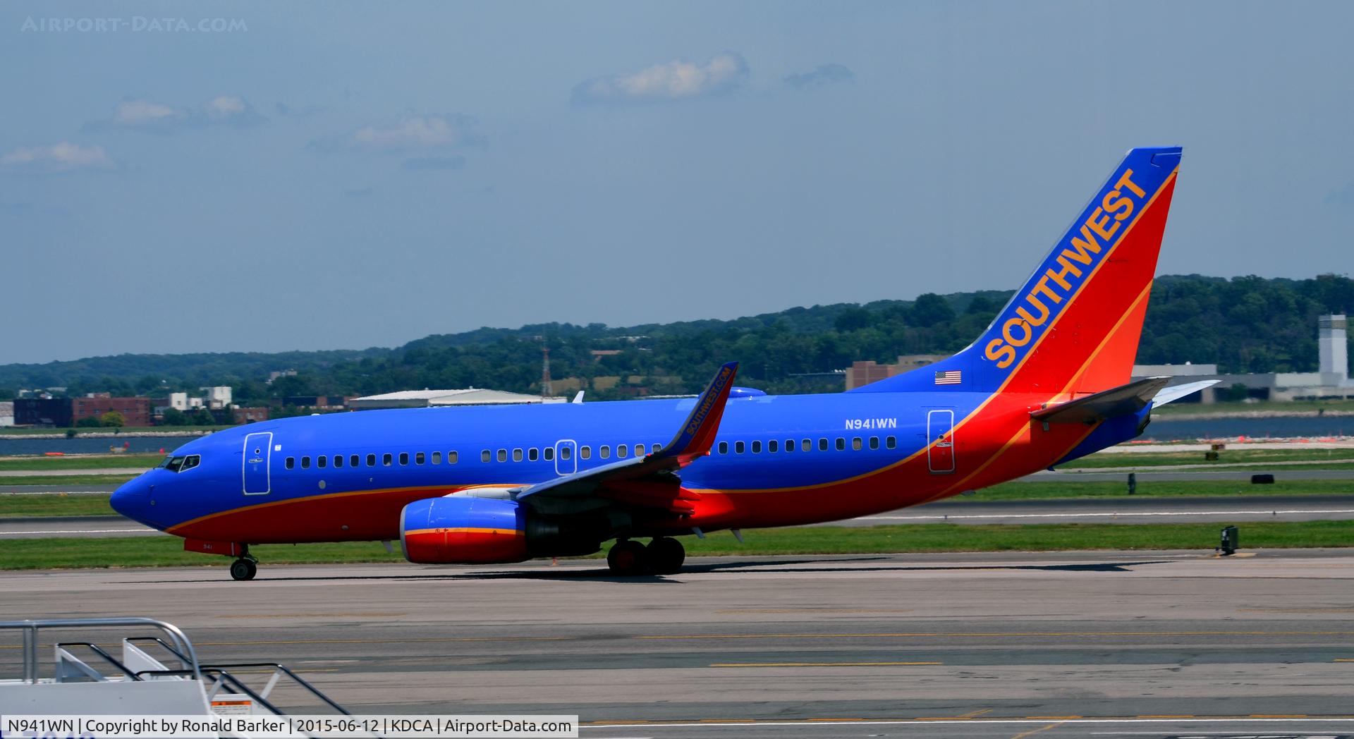N941WN, 2009 Boeing 737-7H4 C/N 36647, Taxi National