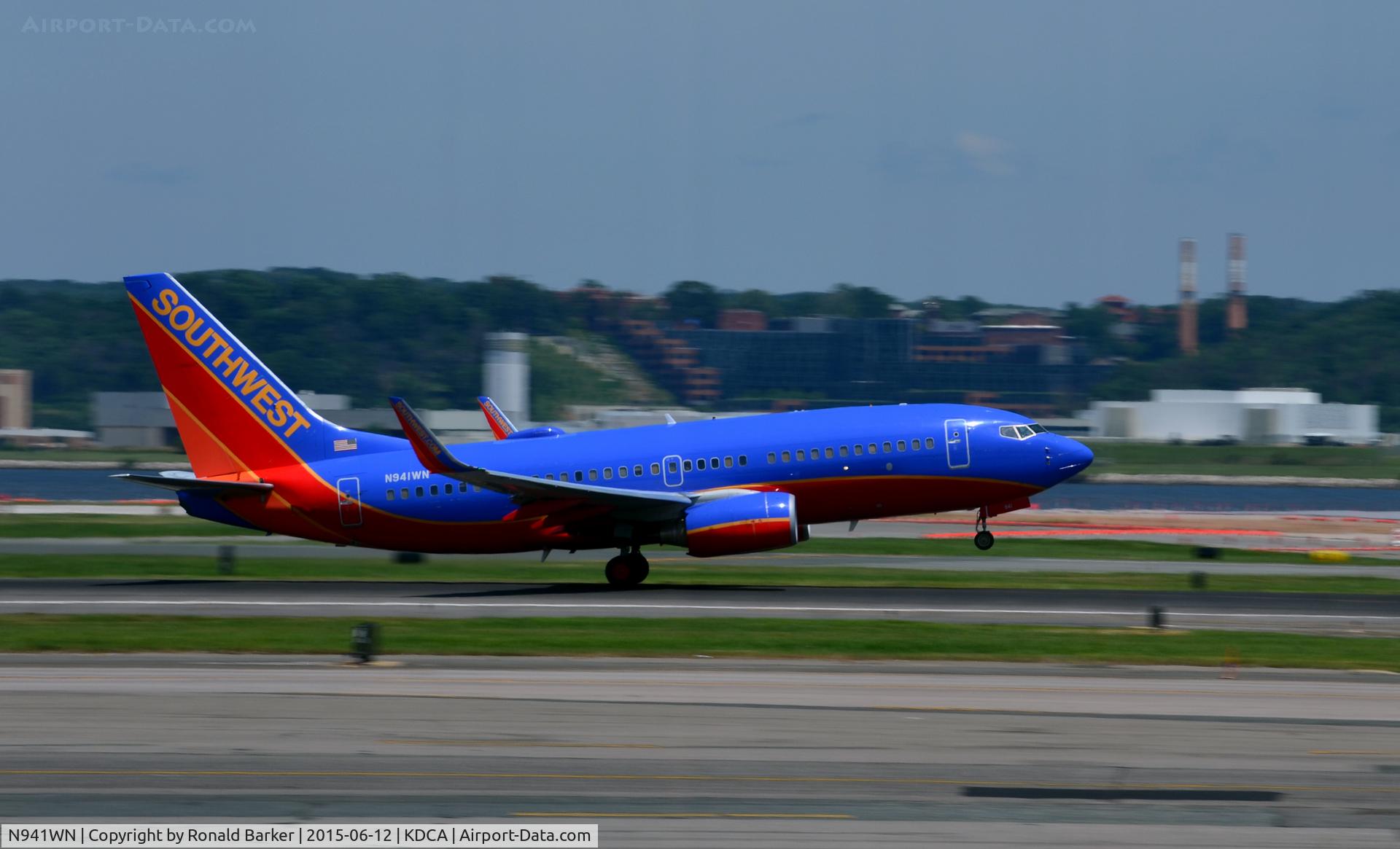 N941WN, 2009 Boeing 737-7H4 C/N 36647, Takeoff - Nose wheel lift ouff - National