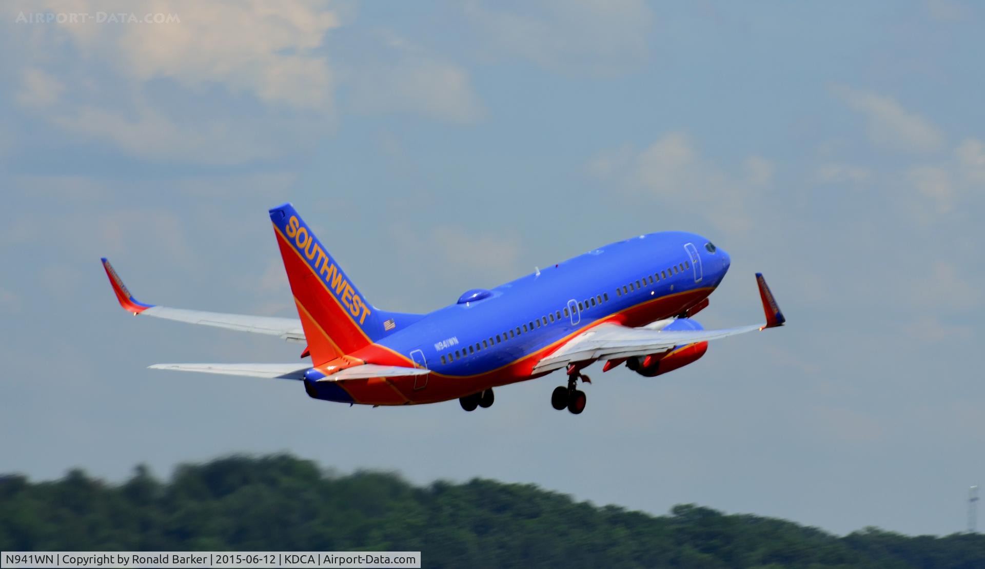 N941WN, 2009 Boeing 737-7H4 C/N 36647, Departure National