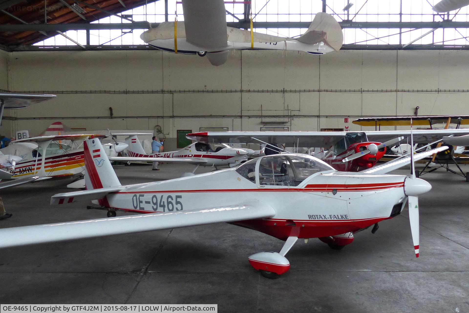 OE-9465, Scheibe SF-25C Falke C/N 44677, OE-9465 at Wels, Austria 17.8.15