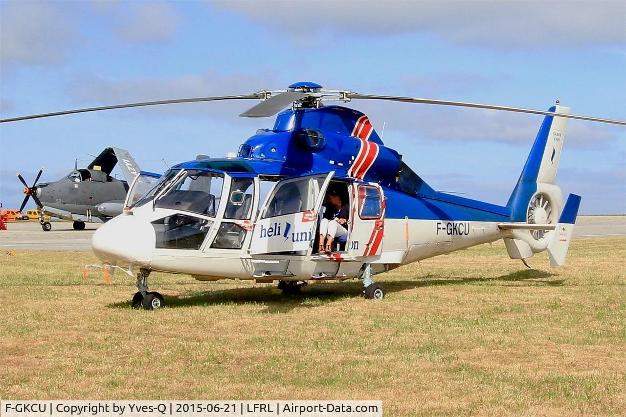 F-GKCU, Aérospatiale SA-365N Dauphin 2 C/N 6011, Aérospatiale SA-365N Dauphin 2, Static display, Lanvéoc-Poulmic (LFRL) Open day 2015