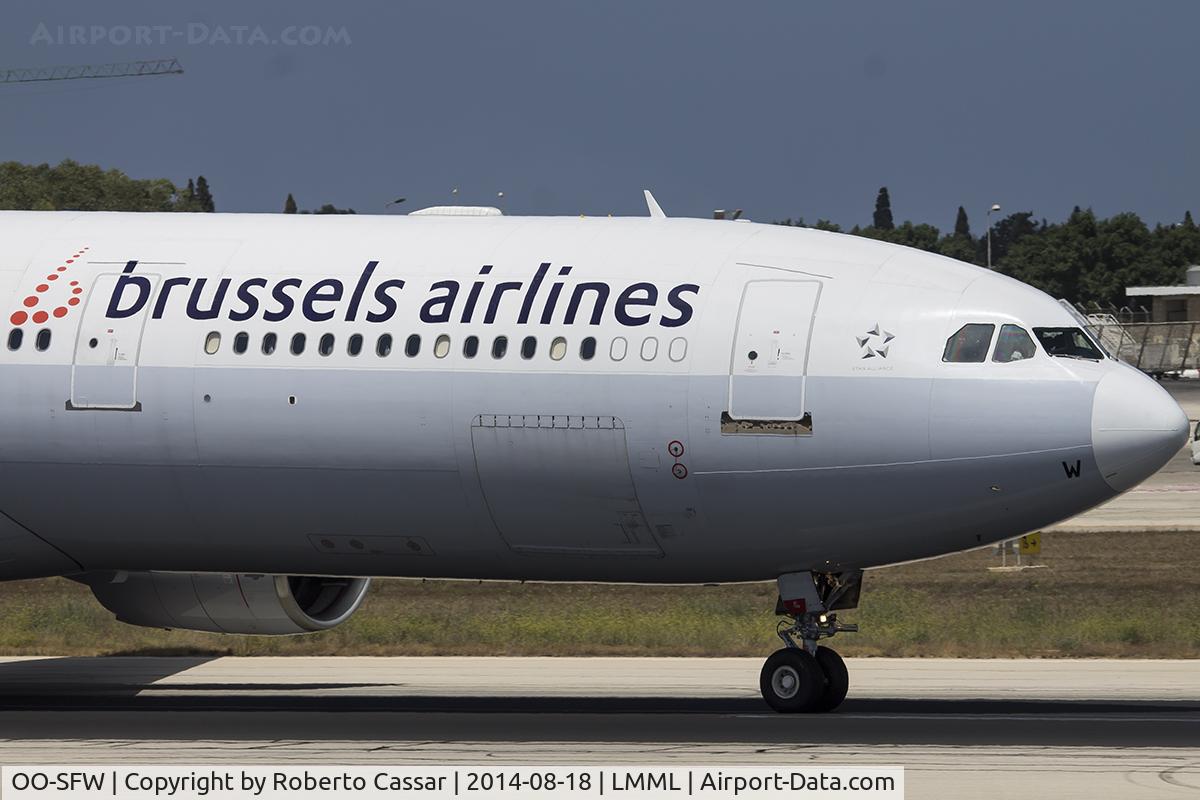 OO-SFW, 1994 Airbus A330-322 C/N 82, Runway 13