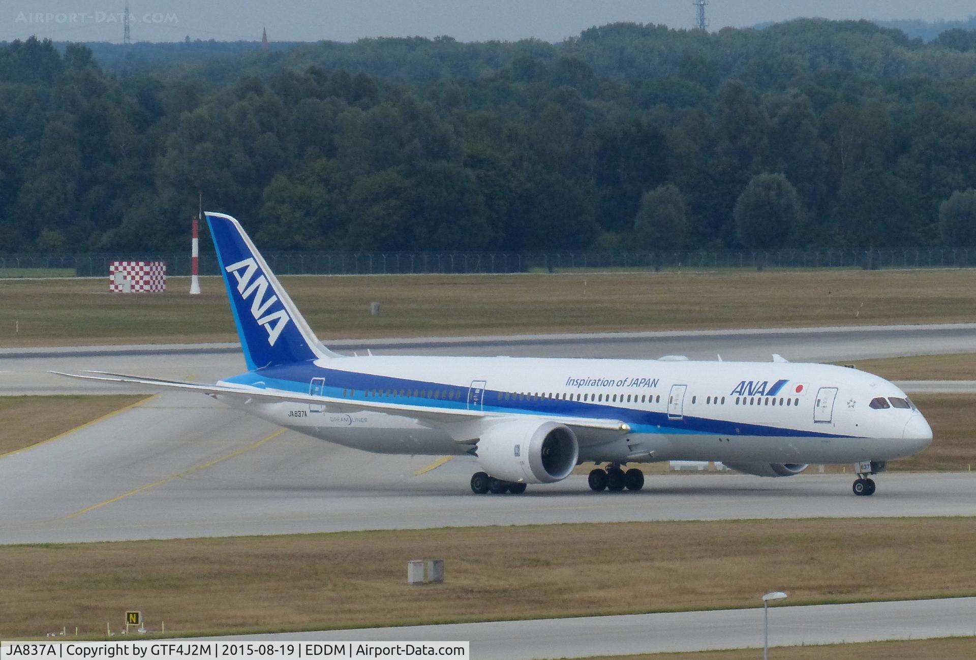 JA837A, 2015 Boeing 787-9 Dreamliner C/N 34526, JA837A at Munich 19.8.15