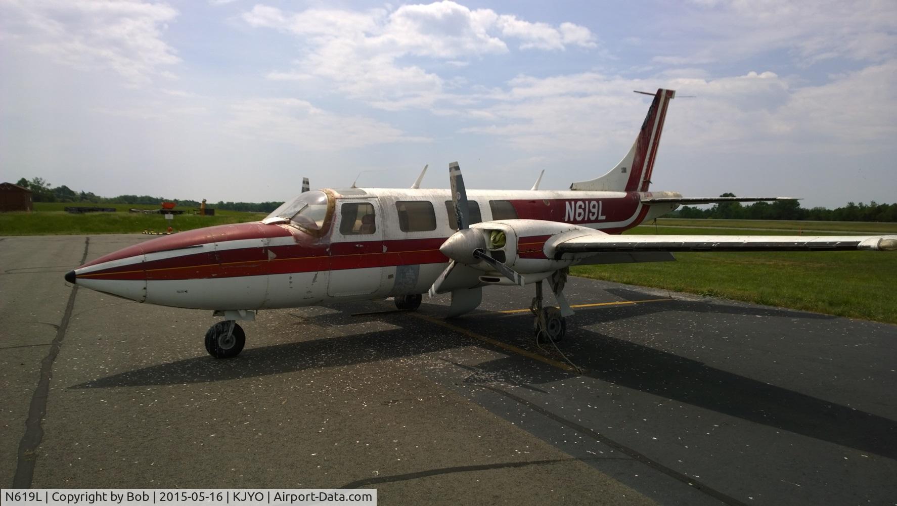 N619L, 1977 Smith Aerostar 601P C/N 61P-0474-189, She looks like she was a great plane back in the day.  It is sad to see her like this today.
