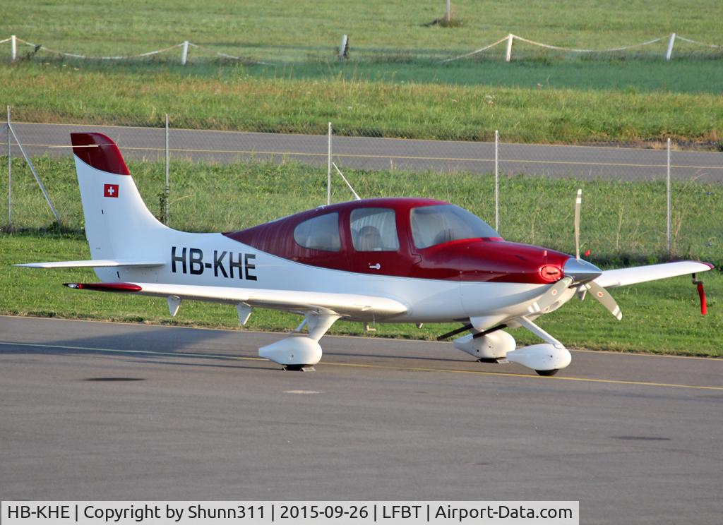 HB-KHE, 2003 Cirrus SR20 C/N 1330, Parked at the General Aviation area...