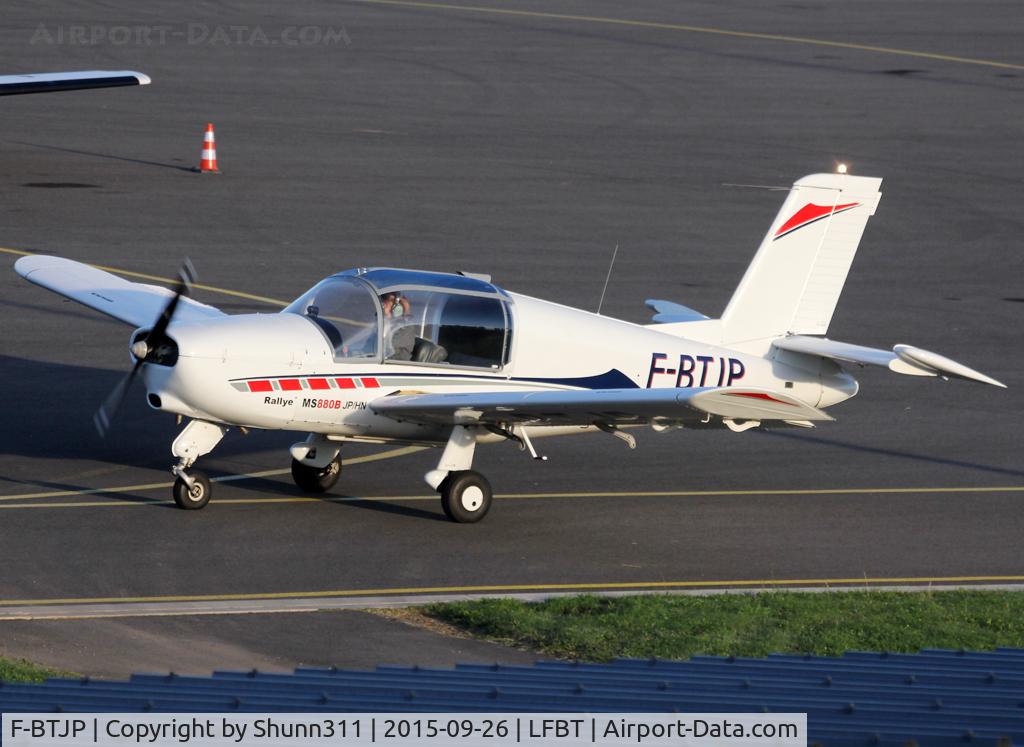 F-BTJP, Socata MS-880B Rallye Club C/N 1967, Taxiing for a new flight around the airport...