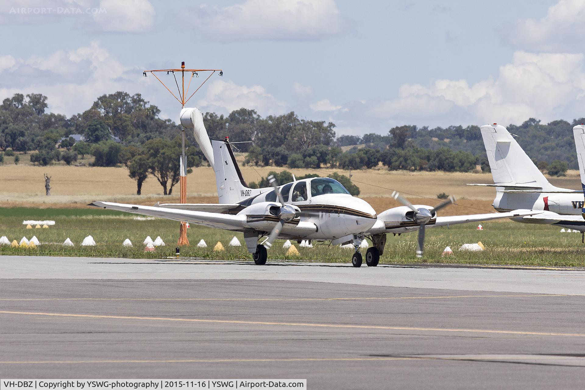 VH-DBZ, 1963 Beech 95-A55 Baron C/N TC-403, Beech 95-A55 Baron (VH-DBZ) taxiing at Wagga Wagga Airport.