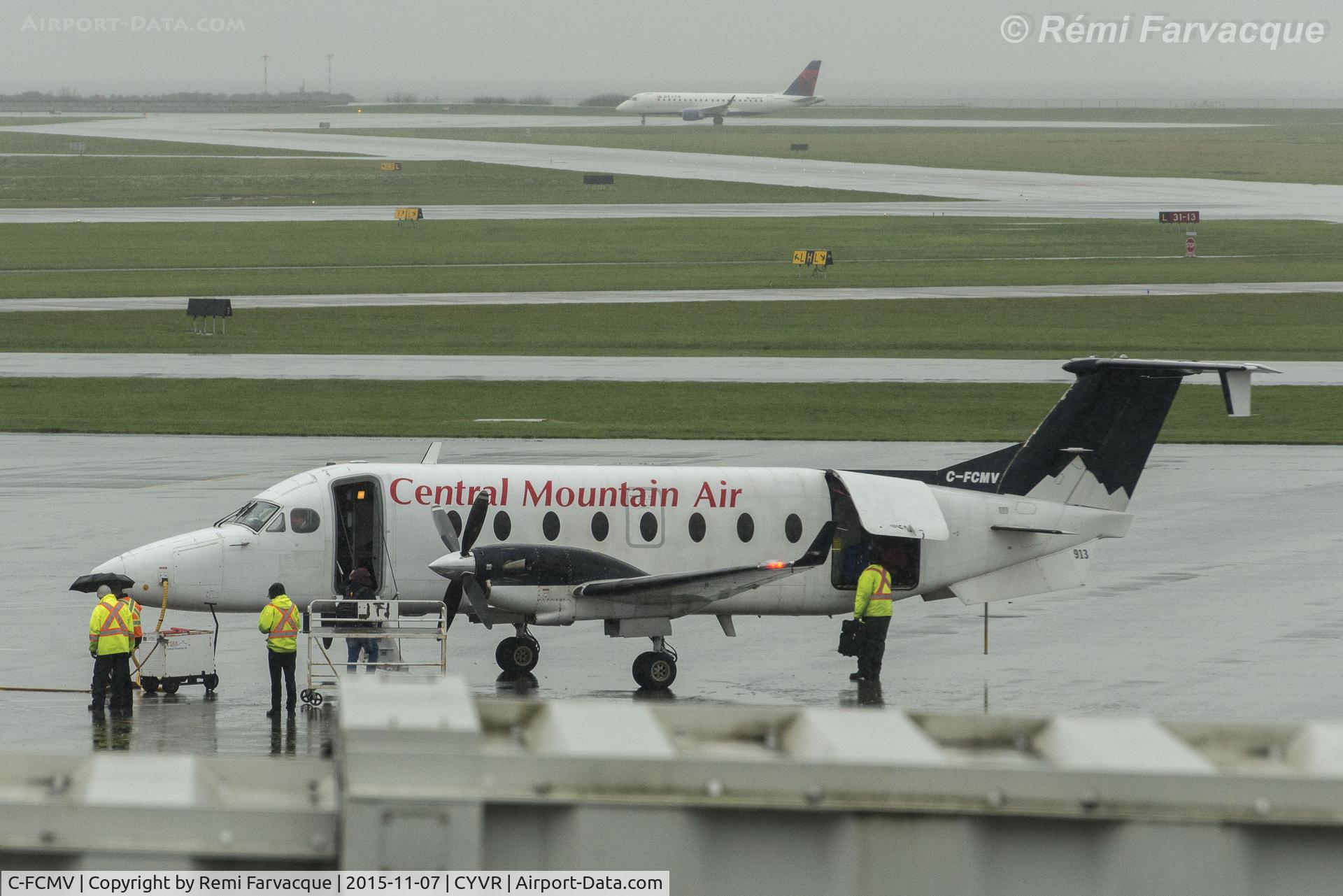 C-FCMV, 1997 Beech 1900D C/N UE-272, All doors open & loading.