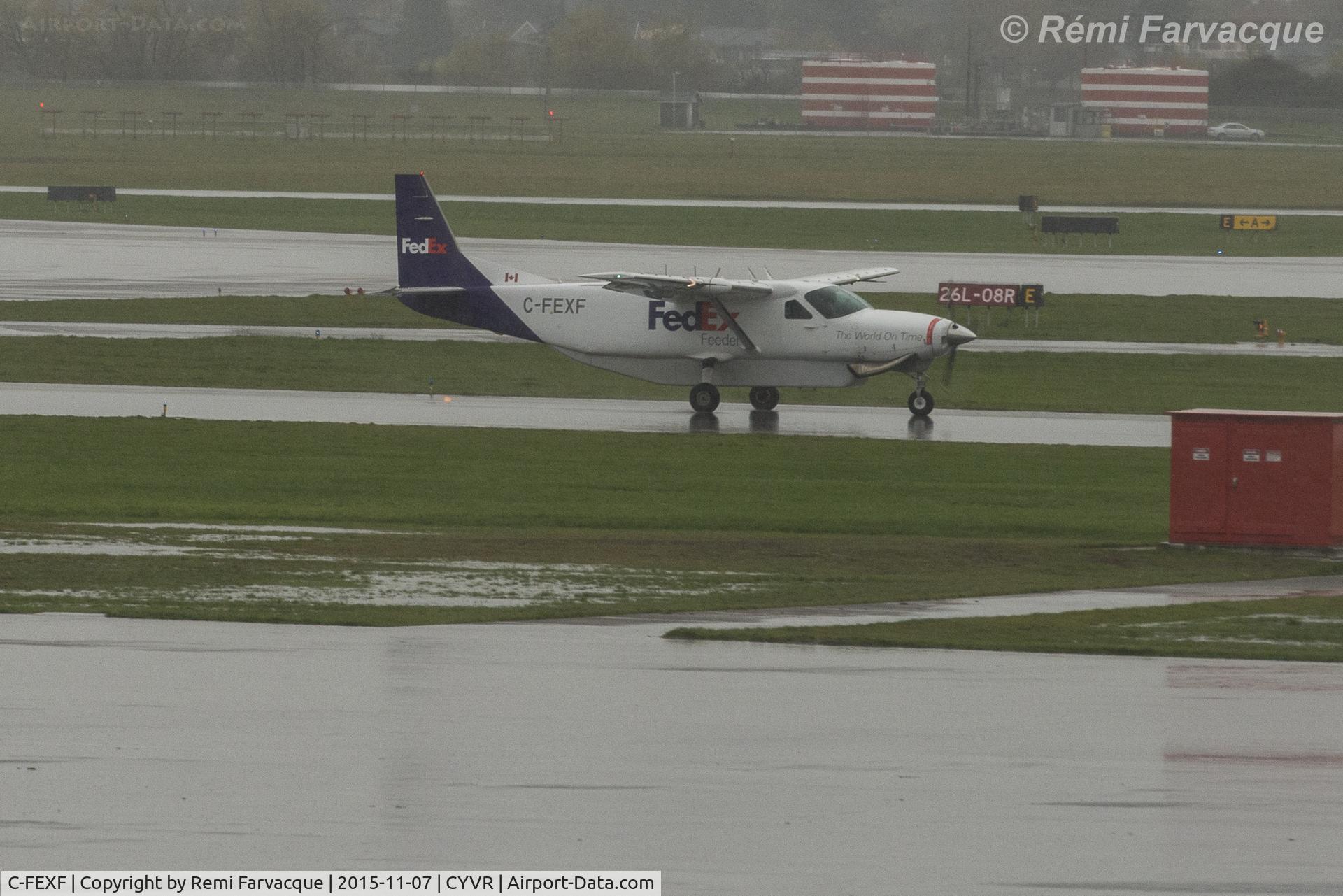 C-FEXF, 1996 Cessna 208B Super Cargomaster C/N 208B0508, Taxiing for take-off