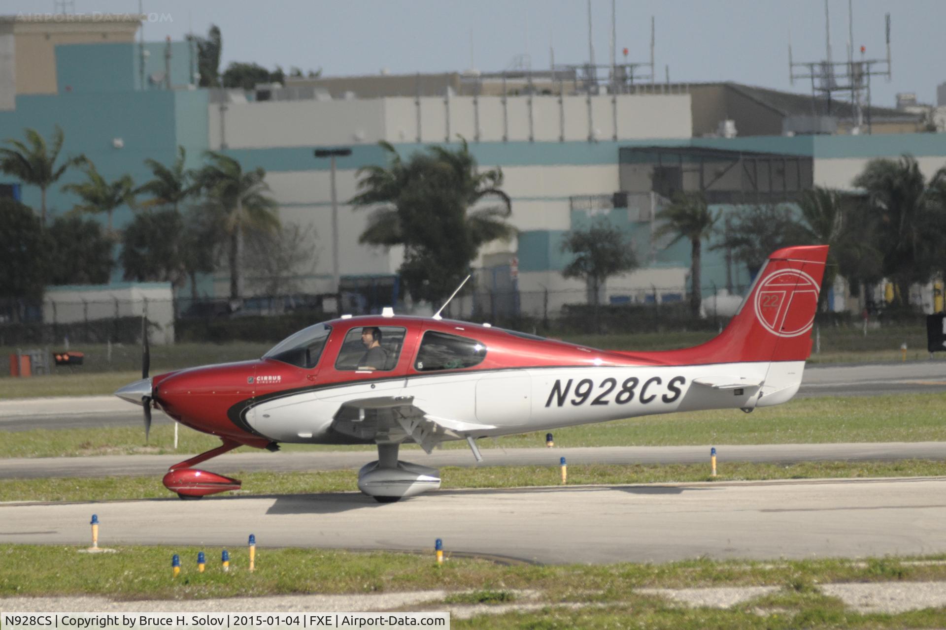 N928CS, Cirrus SR22T C/N 0636, Ready for departure at runway 9
