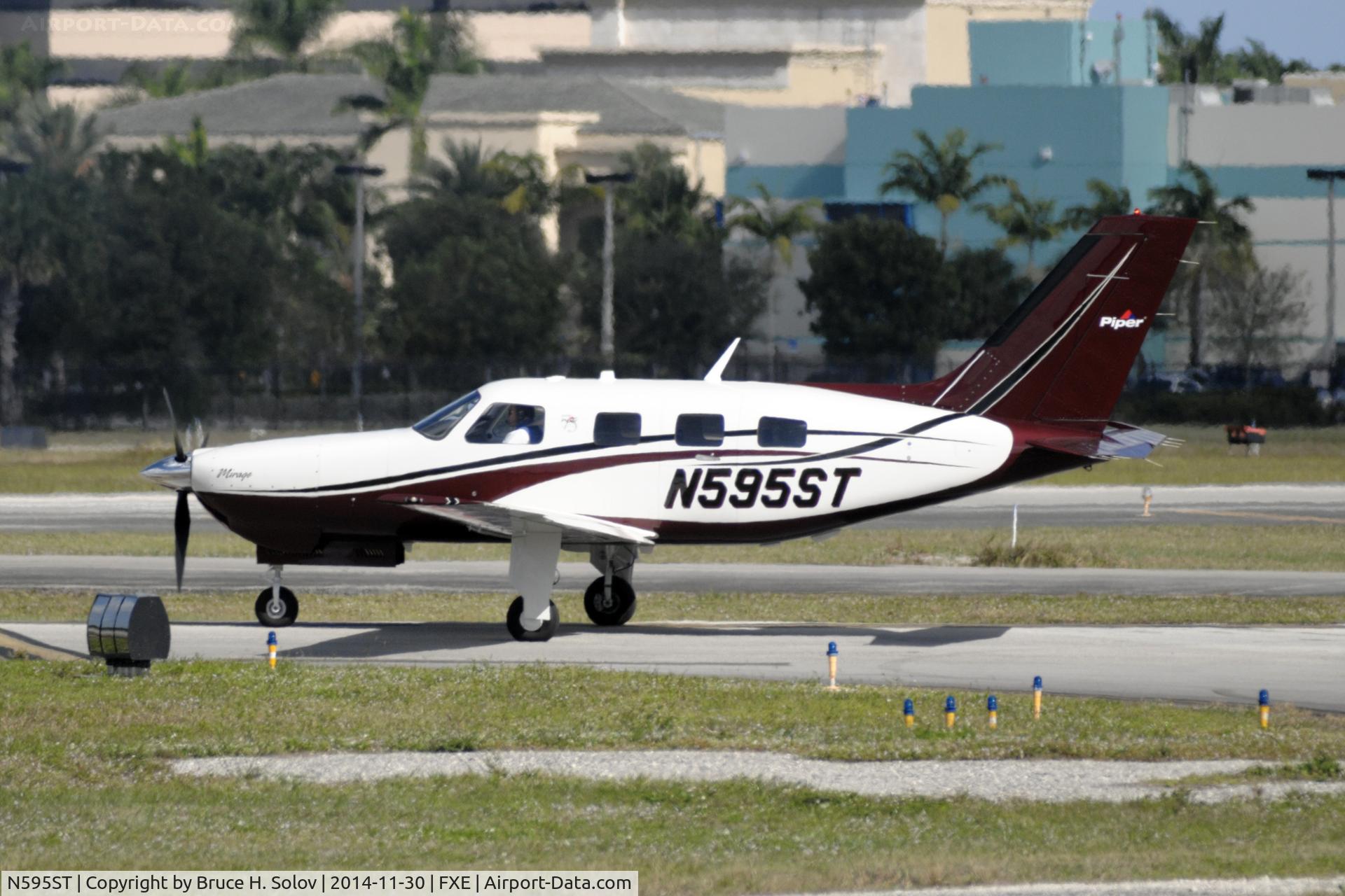 N595ST, 2013 Piper PA-46-350P Malibu Mirage Malibu Mirage C/N 4636595, Awaiting departure at runway 9