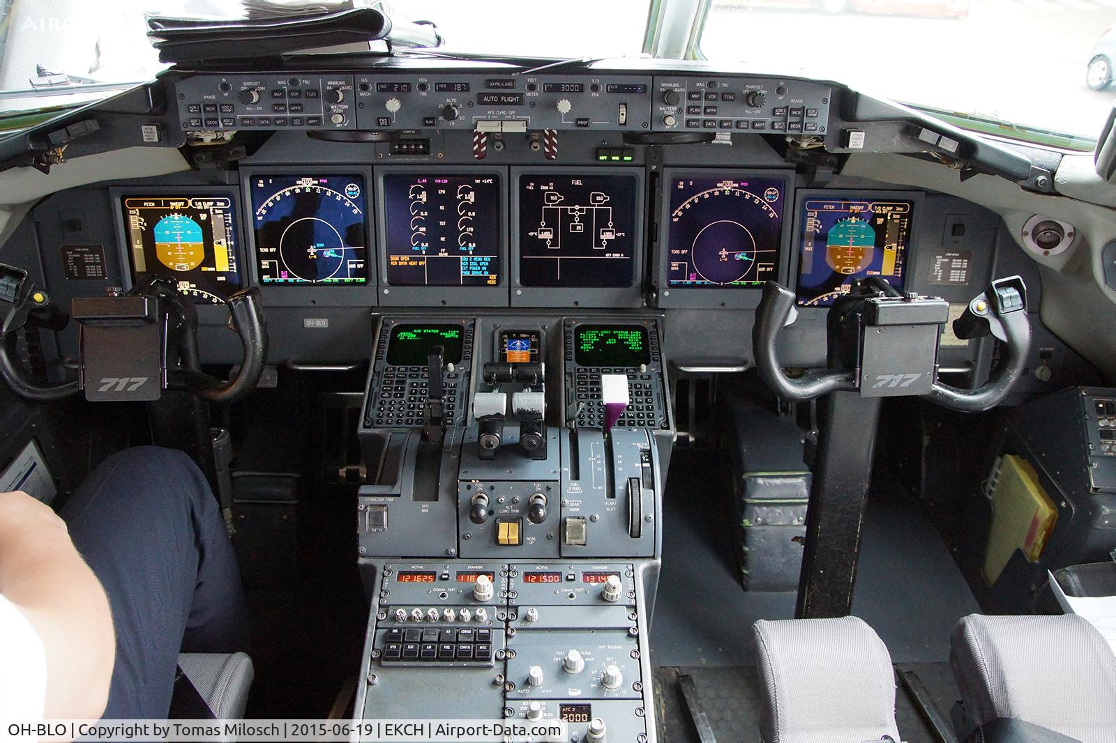 OH-BLO, 1999 Boeing 717-2K9 C/N 55056, Thanks to the friendly crew!
