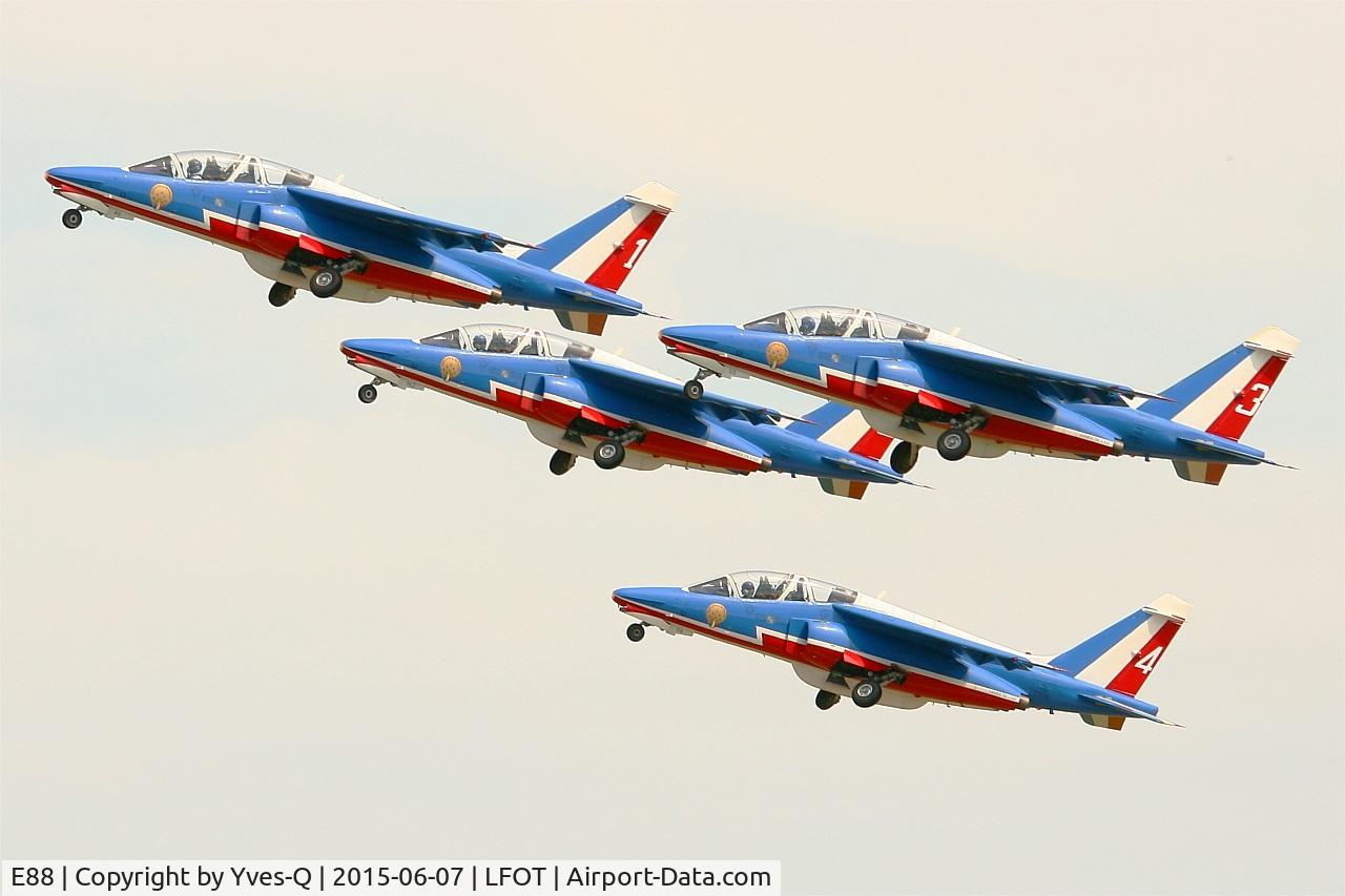 E88, Dassault-Dornier Alpha Jet E C/N E88, Dassault-Dornier Alpha Jet E (F-TELL), Athos 03 of Patrouille de France 2015, Take off rwy 02, Tours-St Symphorien Air Base 705 (LFOT-TUF) Open day 2015