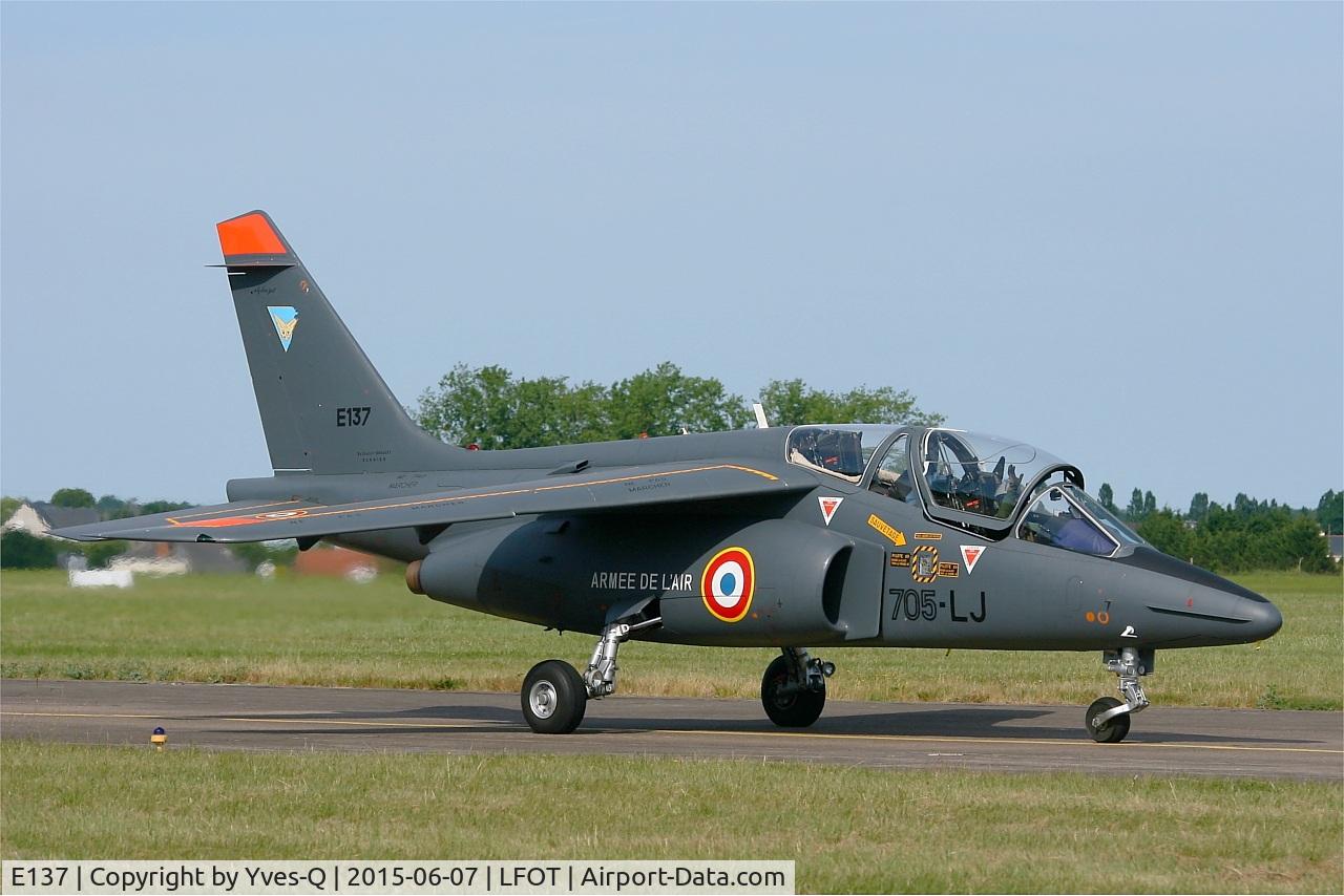 E137, Dassault-Dornier Alpha Jet E C/N E137, Dassault-Dornier Alpha Jet E (705-LJ), Taxiing to parking area, Tours-St Symphorien Air Base 705 (LFOT-TUF) Open day 2015