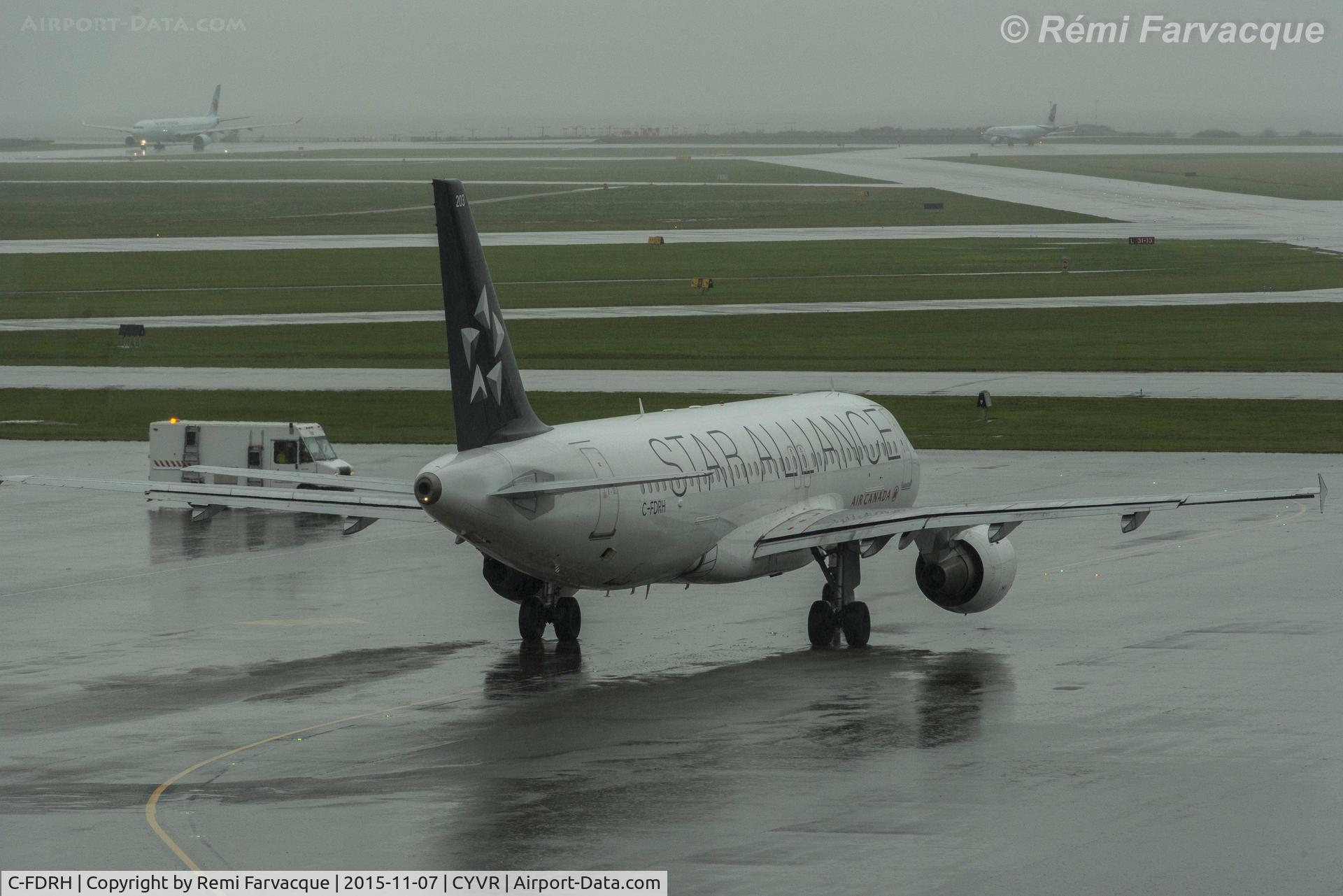 C-FDRH, 1989 Airbus A320-211 C/N 073, Taxiing for take-off